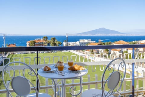 Nearby landmark, View (from property/room), Balcony/Terrace, City view, Landmark view, Mountain view, Sea view