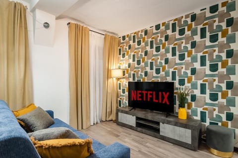 Communal lounge/ TV room, TV and multimedia, Living room, Seating area
