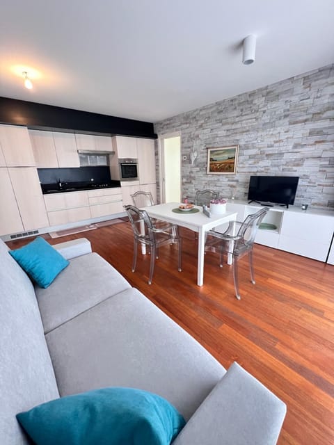 Kitchen or kitchenette, Living room, Dining area