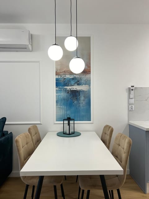 Living room, Dining area, air conditioner