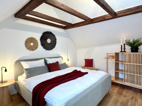 Photo of the whole room, Bedroom