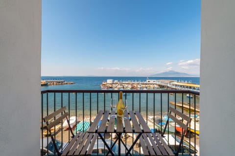 View (from property/room), Balcony/Terrace, Sea view