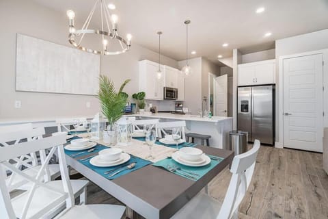 52-53| Poolhouse Duplex in St George with 2 Pools and Hot Tubs House in Santa Clara