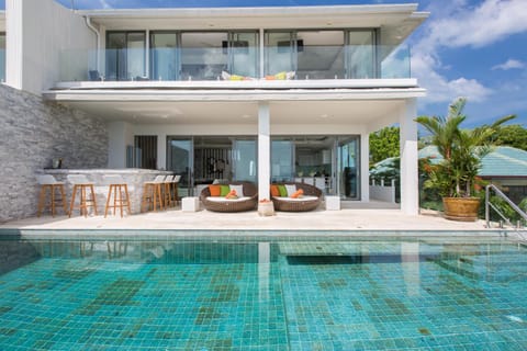 Facade/entrance, Swimming pool
