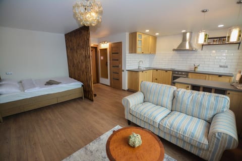 Bed, Photo of the whole room, Seating area