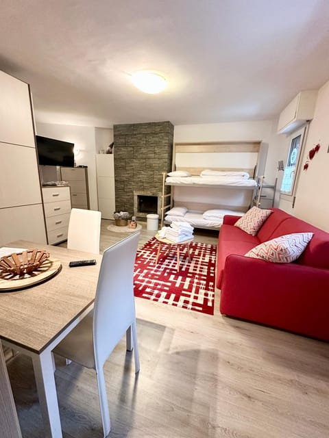 Bed, TV and multimedia, Living room, Dining area, wardrobe