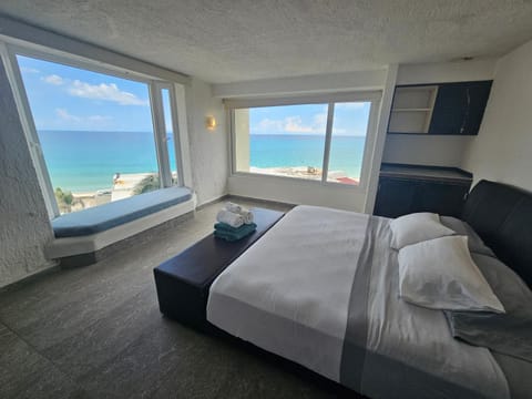 Bed, Bedroom, Sea view