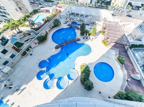 Swimming pool, Swimming pool