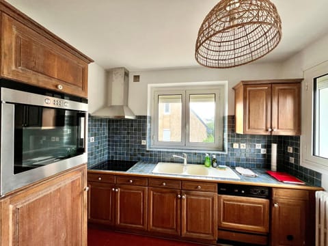 Kitchen or kitchenette, stove