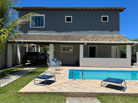 Patio, Day, Swimming pool