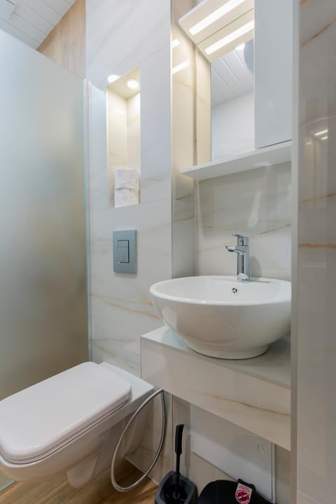 Urban Five #2 - Stylish One-bedroom apartments with Kitchen & Parking Apartment in Veliko Tarnovo