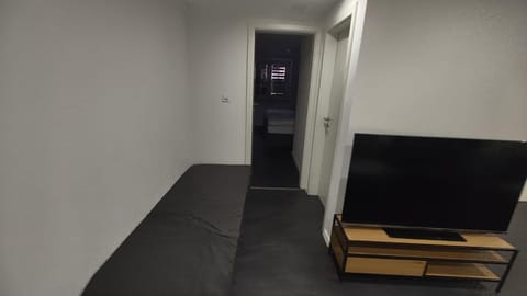 Bathroom, TV and multimedia, Bedroom