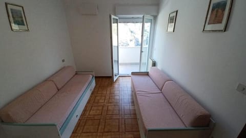 the house on the Orfento Apartment in Caramanico Terme