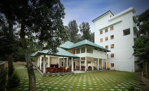 Facade/entrance, Bird's eye view