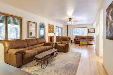 Stay Near Big Trees, Bring Your Pets Arnold Cabin Cabin in Arnold