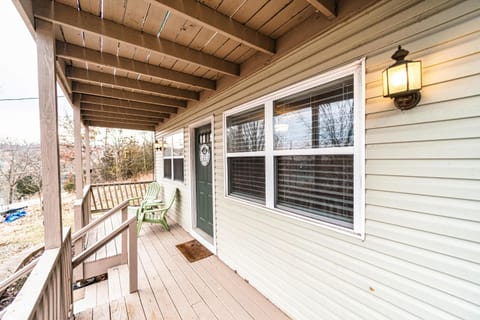 Osage Beach Getaway - Lake Views & Pet Friendly House in Lake of the Ozarks