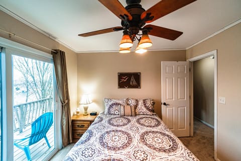 Osage Beach Getaway - Lake Views & Pet Friendly House in Lake of the Ozarks