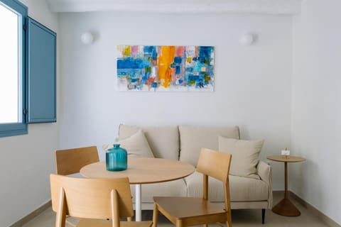 Seating area, Dining area