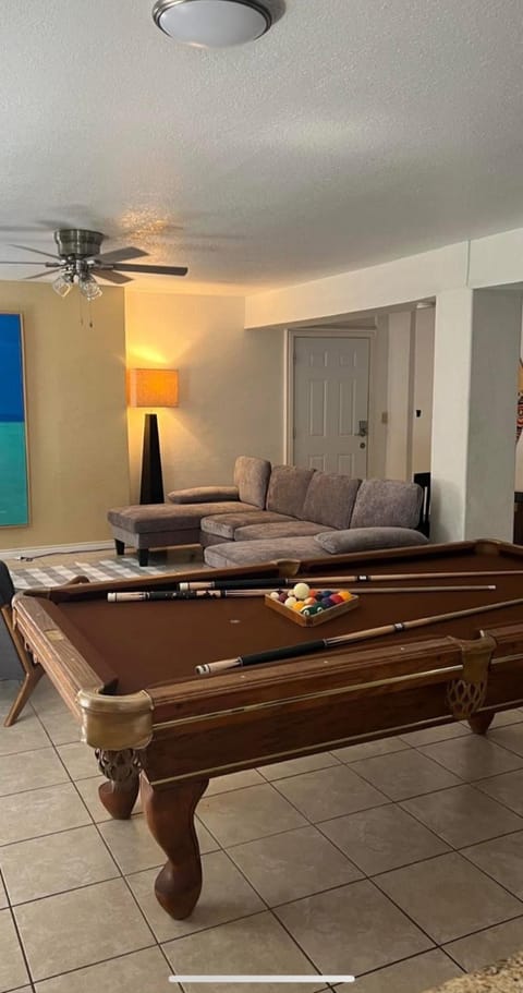 Short Walk to Beach 1 House in South Padre Island