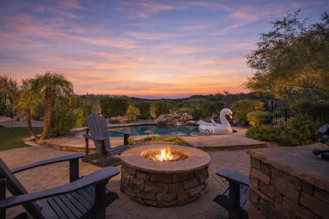 Sunrise Retreat - Backyard Oasis - Beautiful Views House in Fountain Hills