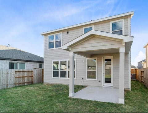 Spacious 3BR with Loft and Patio House in Cypress