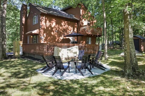 Cozy 3 BR Game Area Fire Pit House in Stroud Township
