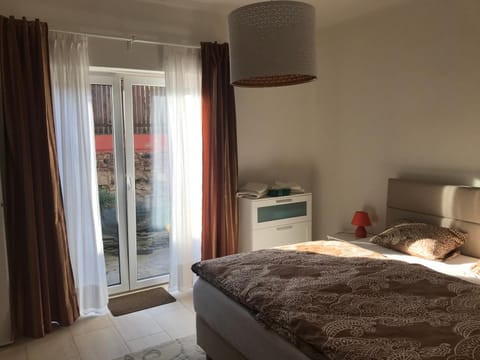 Bedroom, Garden view