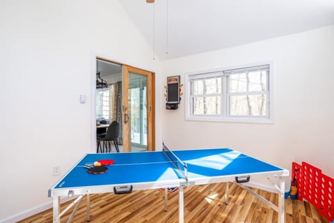 Cozy 3BD 2Minutes from Beach House in Stroud Township