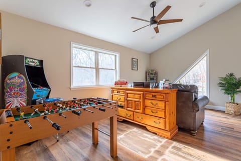 The Buckhorn Chalet Hot Tub Arcades 6 Bedroom Fire Place House in Kidder Township