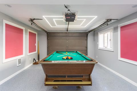 The Woodland Escape Pool Table Fire Pit 4 BD House in Coolbaugh Township