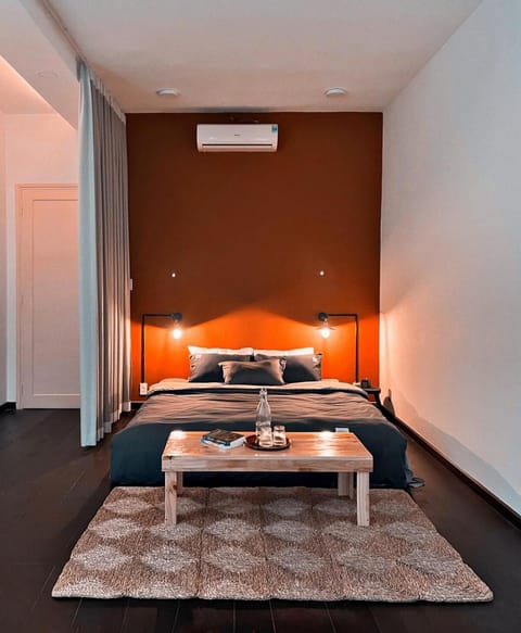 Photo of the whole room, Bedroom, air conditioner