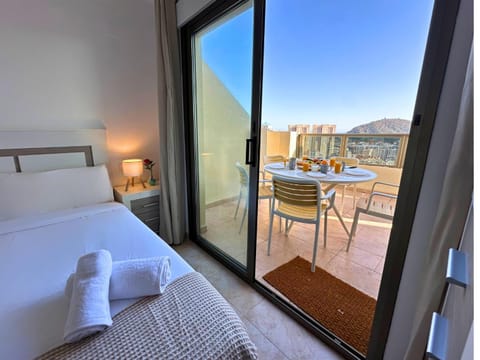 SkyVilla Benidorm: Sea, Sky & Relax Apartment in Marina Baixa
