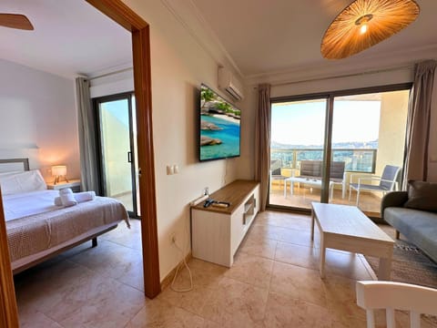 SkyVilla Benidorm: Sea, Sky & Relax Apartment in Marina Baixa