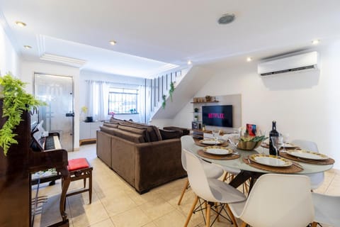 Communal lounge/ TV room, Living room