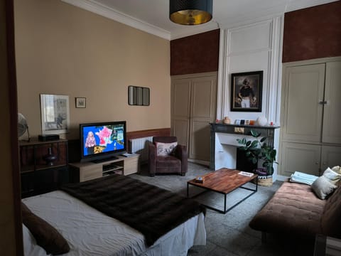 Communal lounge/ TV room, Bed, Photo of the whole room, Bedroom