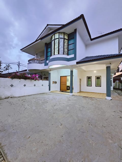 Property building, Day