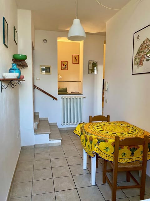 Kitchen or kitchenette, Dining area, kitchen