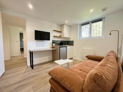 TV and multimedia, Kitchen or kitchenette, Living room