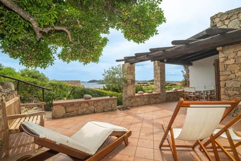 Property building, Balcony/Terrace, Living room