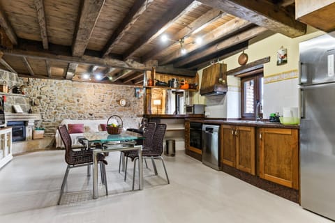 Property building, Kitchen or kitchenette, Living room