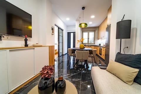 Kitchen or kitchenette, Seating area, Dining area