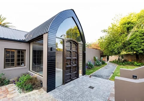 Property building, Breakfast