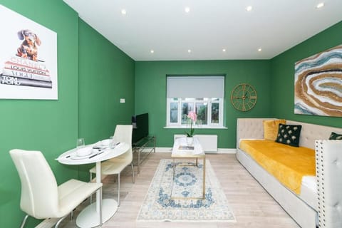 TV and multimedia, Seating area