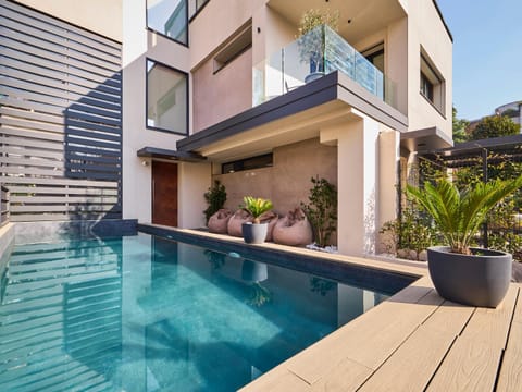 Property building, Day, Balcony/Terrace, Pool view, Swimming pool