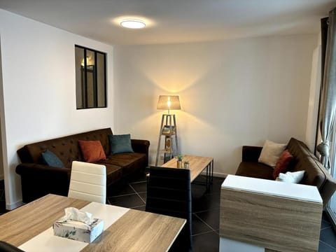 Le Moderne I Spacieux - 6 p - Hyper Centre Apartment in Annemasse