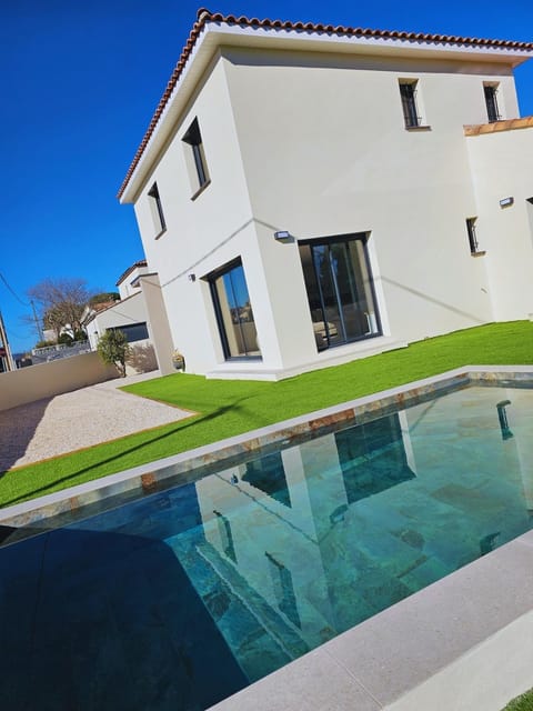 Pool view, Swimming pool