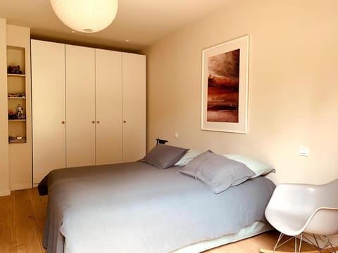 Bed, Photo of the whole room, Bedroom, wardrobe