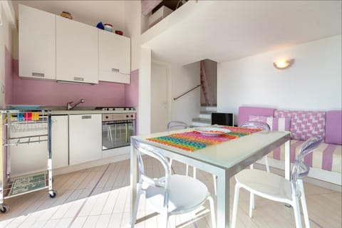 Property building, Kitchen or kitchenette, Living room