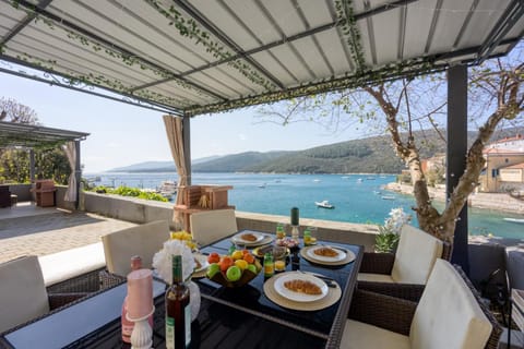 View (from property/room), Balcony/Terrace, Sea view