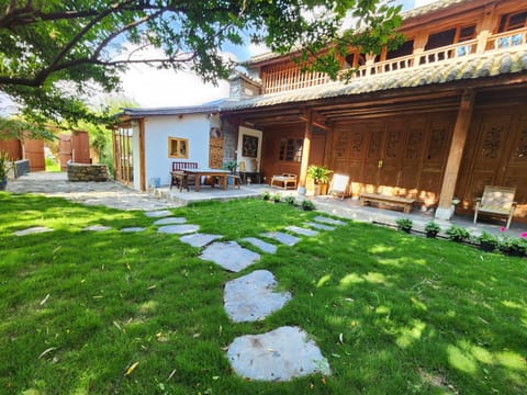 Property building, Patio, Spring, Day, Garden, Garden view